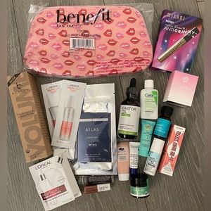 18 Piece Skincare and Makeup Samples with Benefit Cosmetics Bag